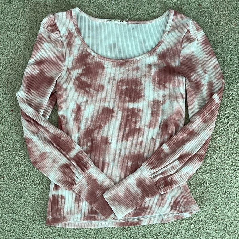 Maroon tie dye shirt